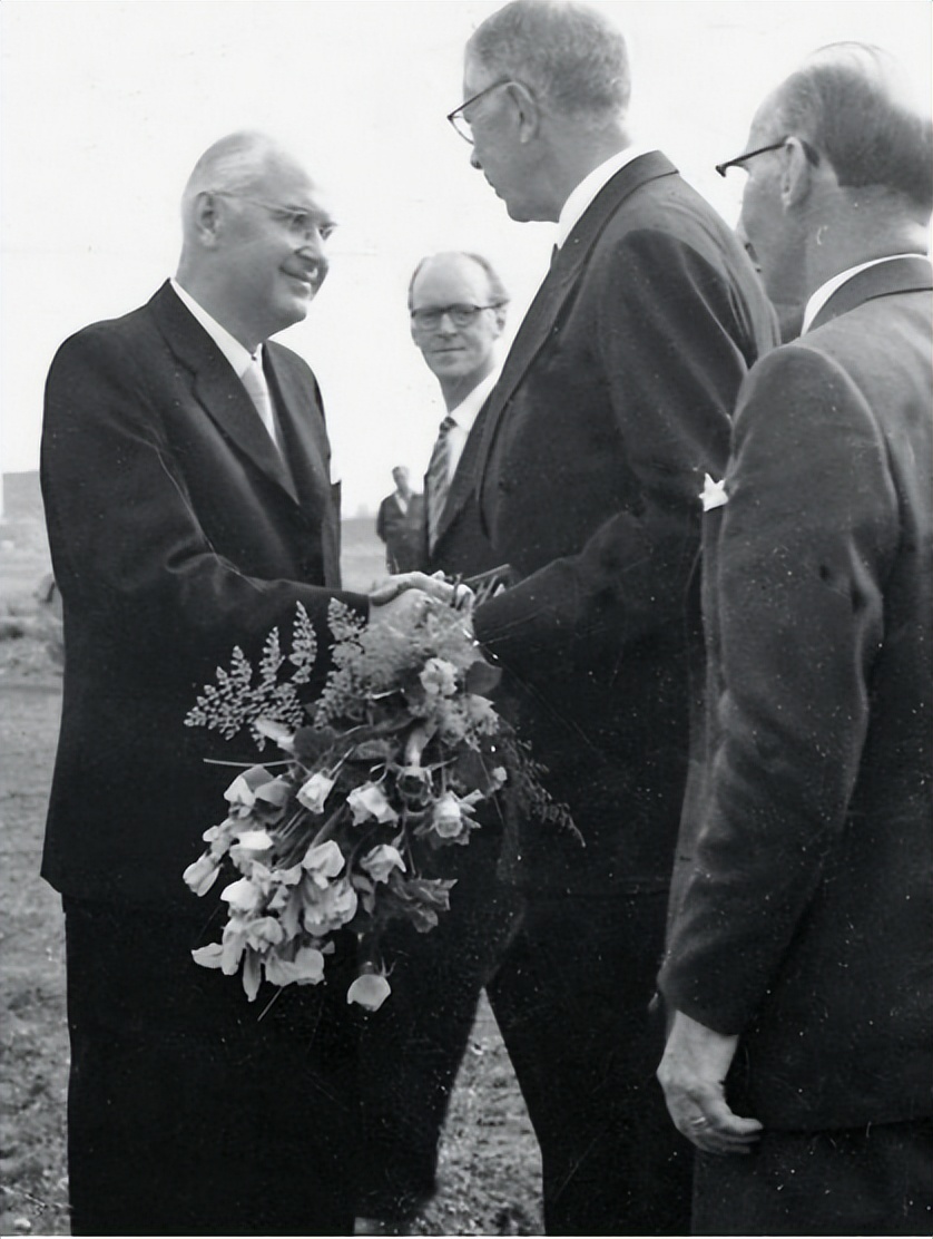 一张床垫卖到400万天价，它到底凭什么？|向老消费学习