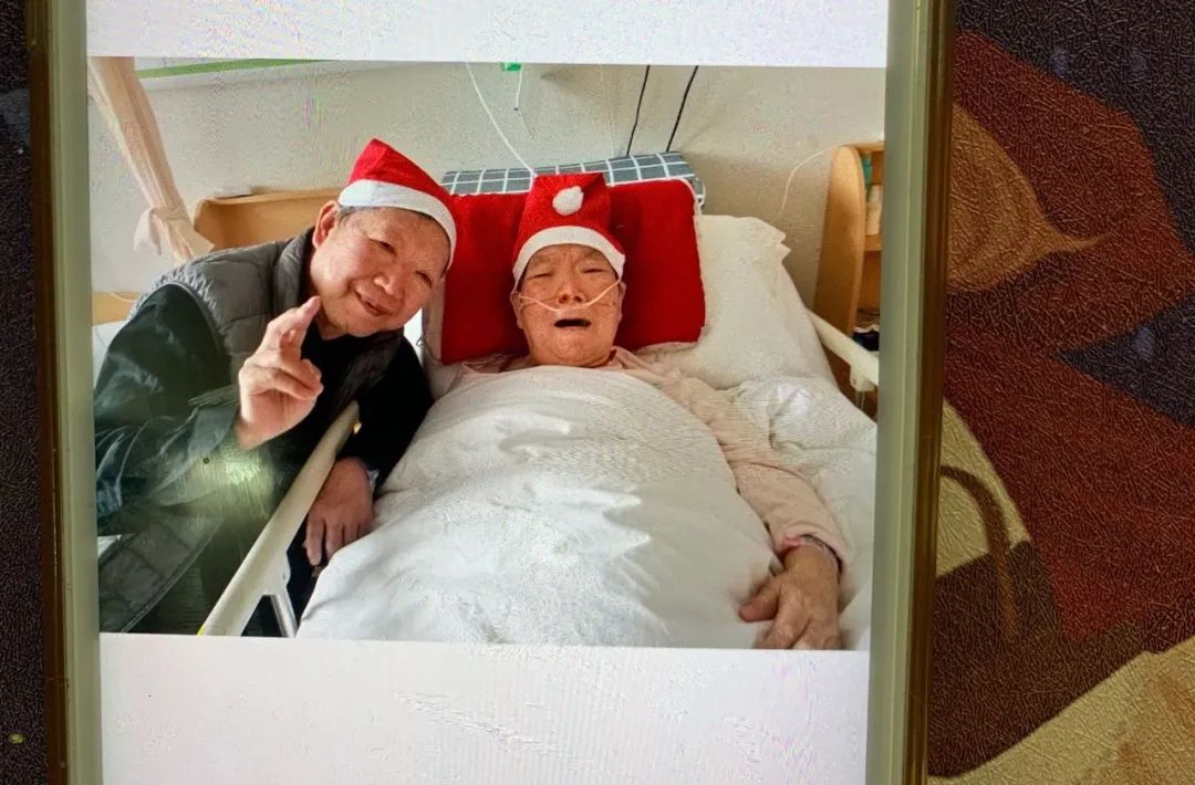 为卧床老人洗澡,为老人冬季洗澡每周几次