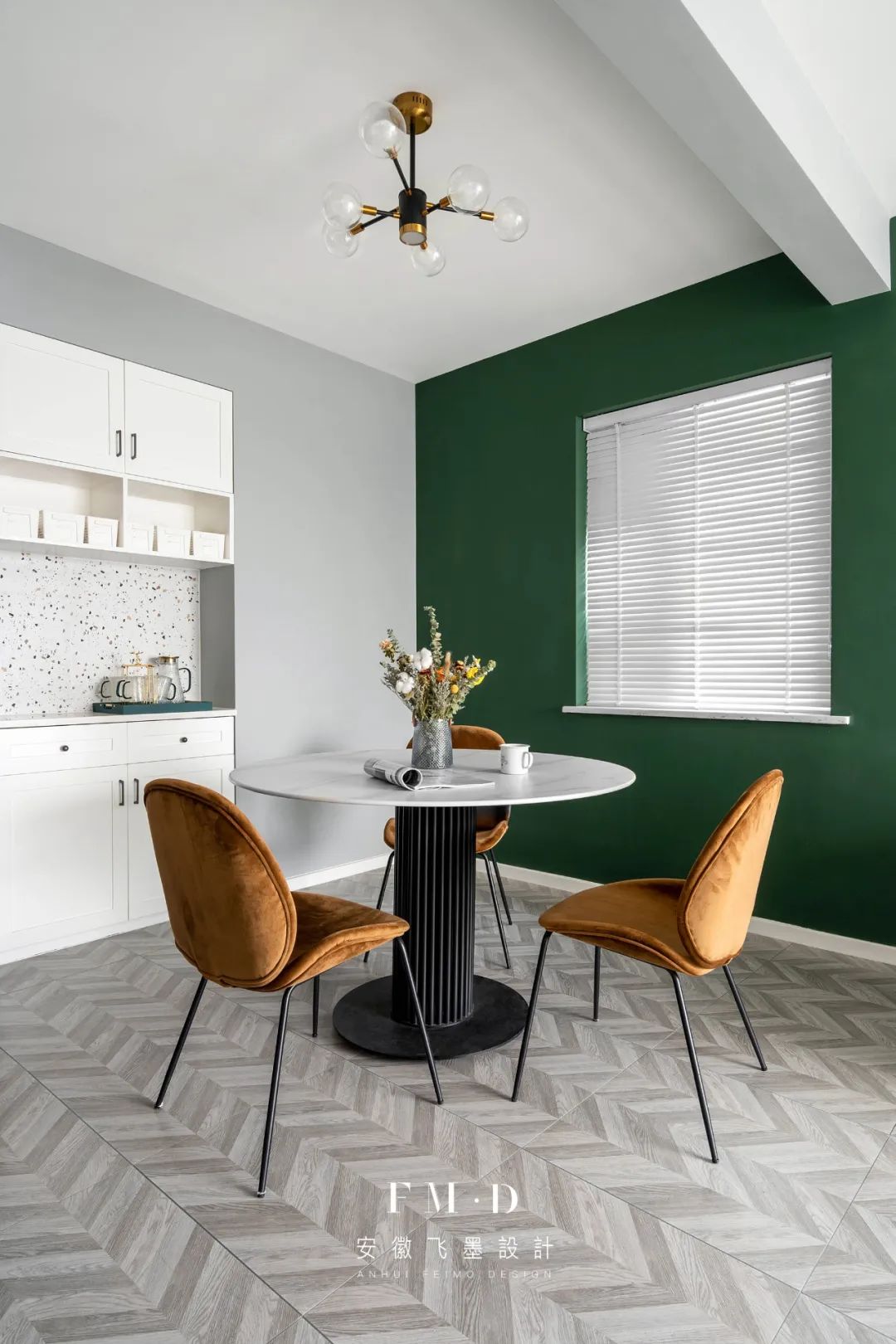 贴了内嵌踢脚线后悔了,踢脚线千万别选白色