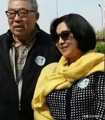 黄秋燕对李连杰的帮助,利智与黄秋燕关系如何