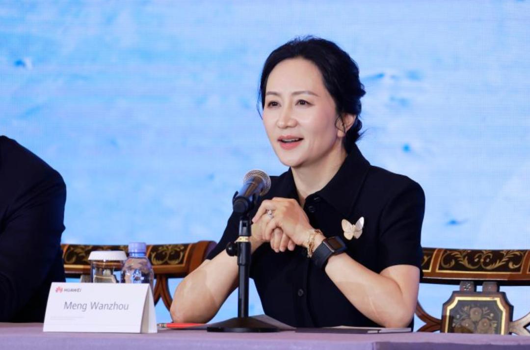 伊丽莎白轻奢胸针,凯特王妃戴的伊丽莎白女王的胸针