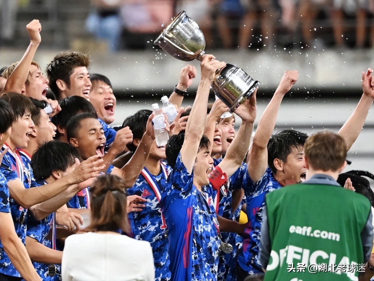 东亚杯冠军奖杯,工匠精神冠军