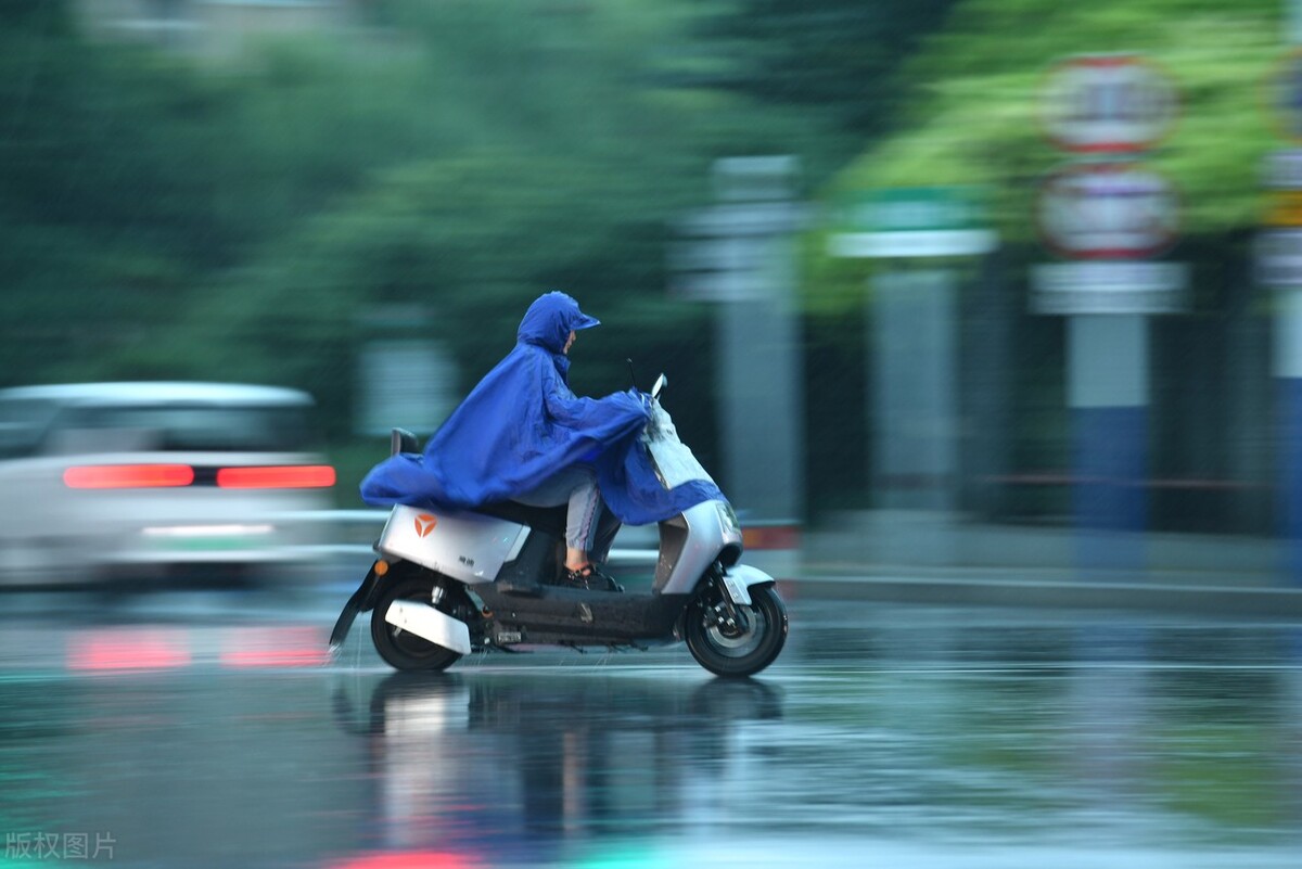 雨中狂澜解释,暴雨狂澜的视频