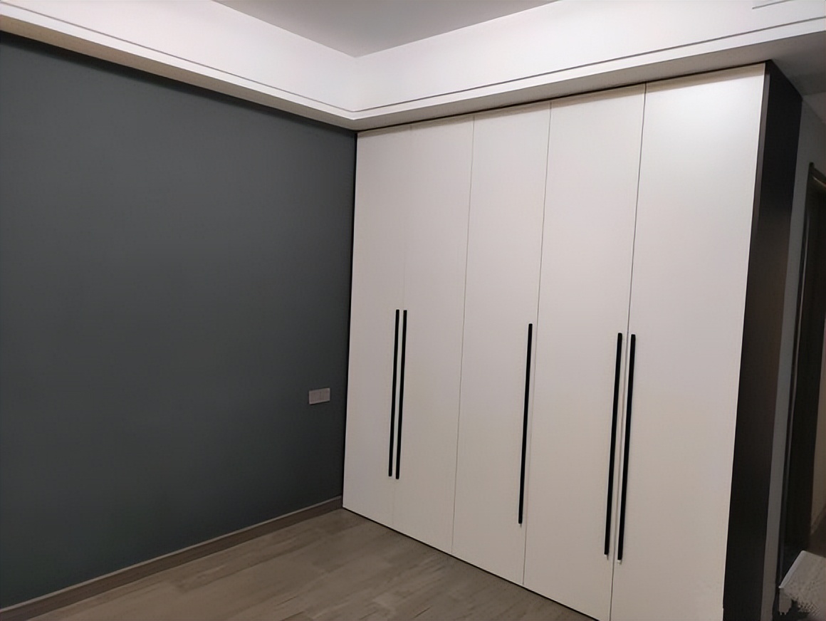 硬装装完没钱买沙发,硬装结束了没钱买电视和沙发