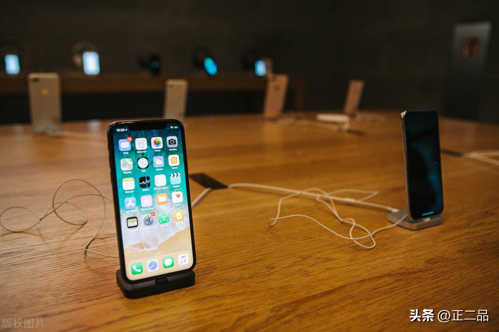 二手苹果8p和苹果x买哪个划算,苹果x二手后面碎了回收多少钱
