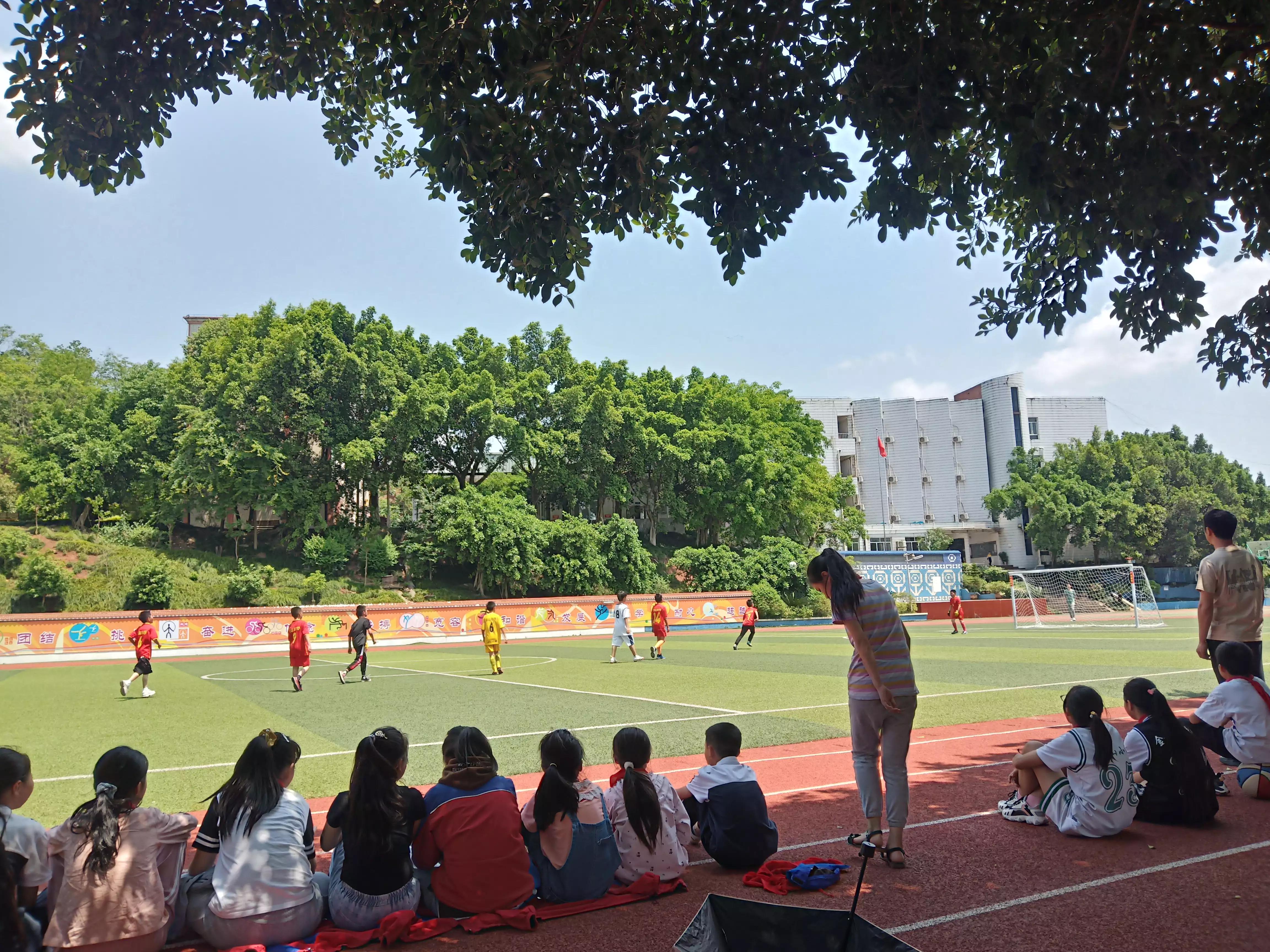 足球，让生活变得快乐