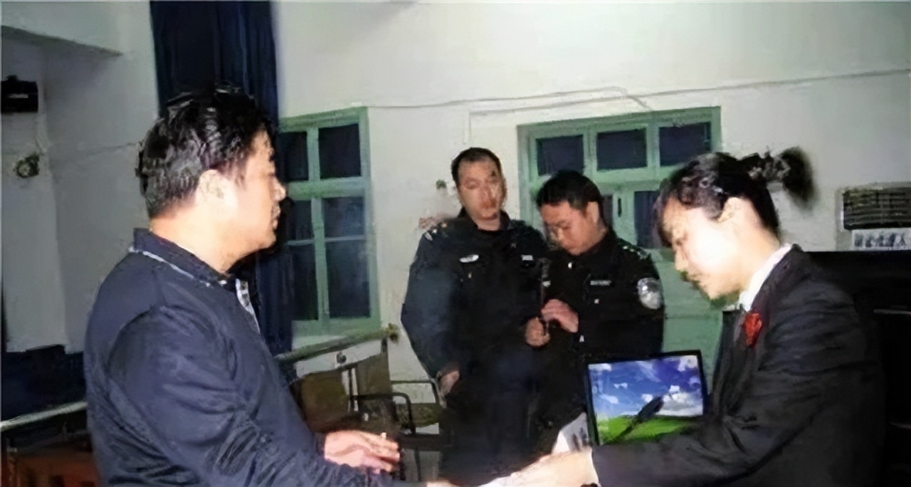 十二亿资产被父母兄弟送精神病院,上亿资产被家人瓜分