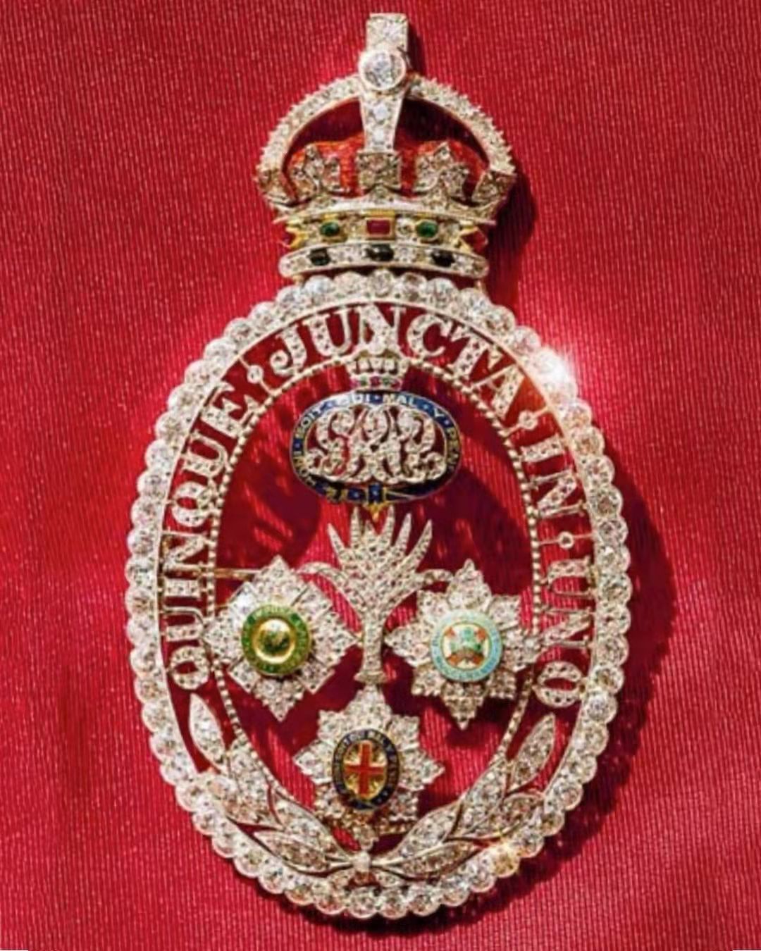 英国女王的胸针,英国皇室御用胸针