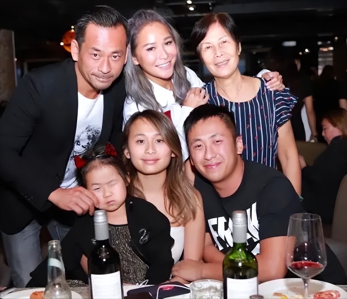 洗米华现在在干什么呢,洗米华落魄的时候