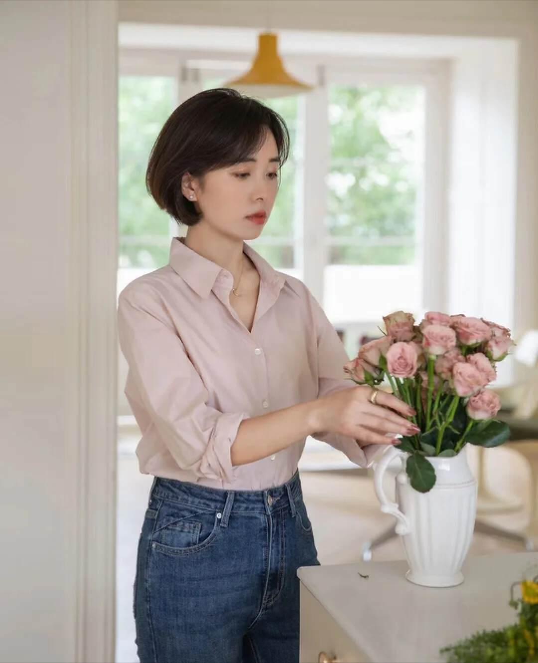 适合40岁女人穿的简单大方衣服,40岁的女人要穿什么衣服好看流行