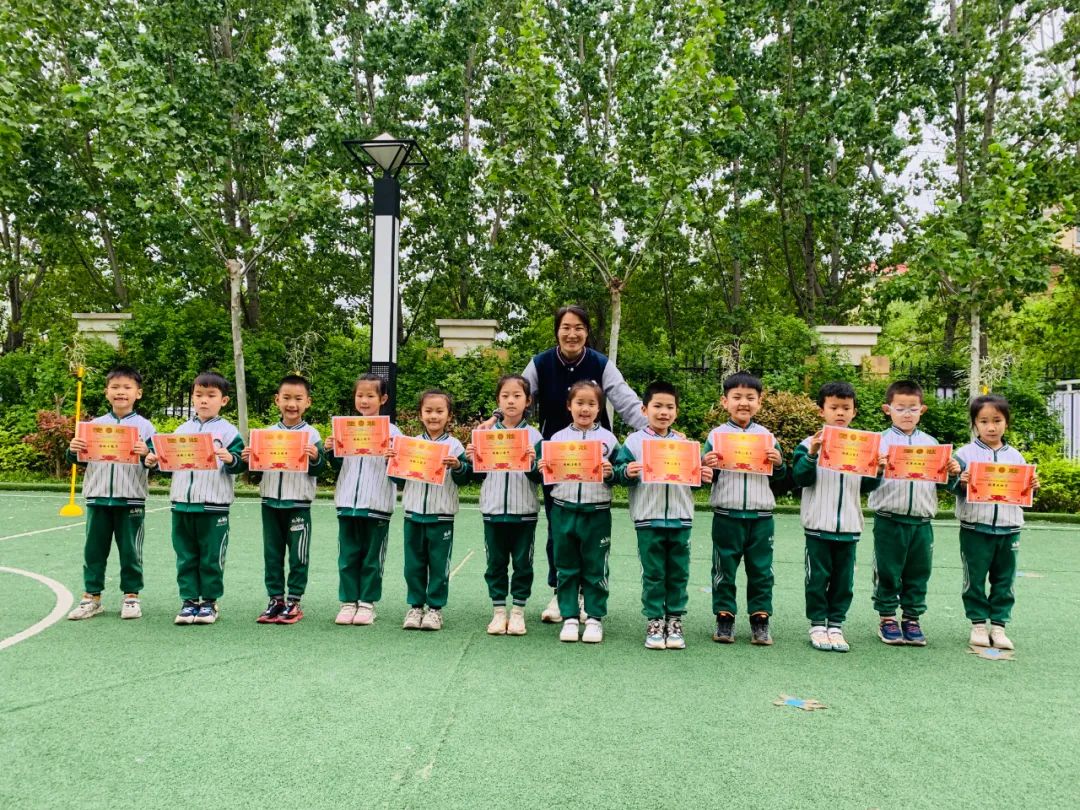 足够精彩校园足球联赛火热进行中,足够精彩幼儿足球嘉年华