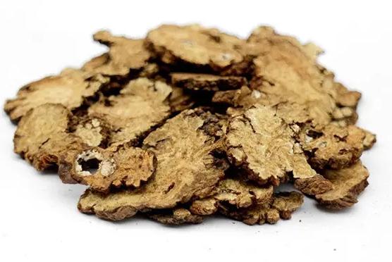 脸上起红斑块用什么草药,脸上起斑块中医如何调理