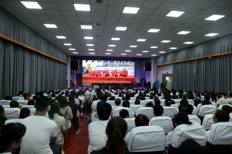 铁中家长会,家校心连心家长会