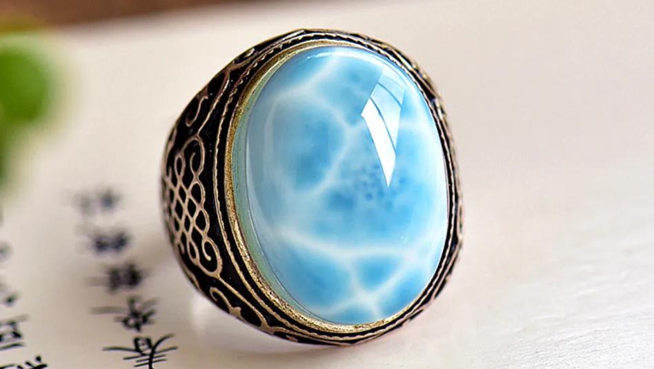 月光海纹石,海纹石戴着会变化吗