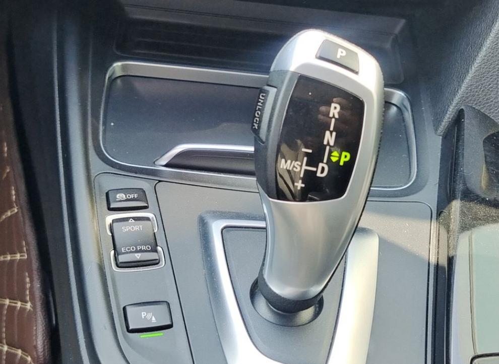 开了5年的宝马3系顶配能卖多少,开了3到5年的宝马