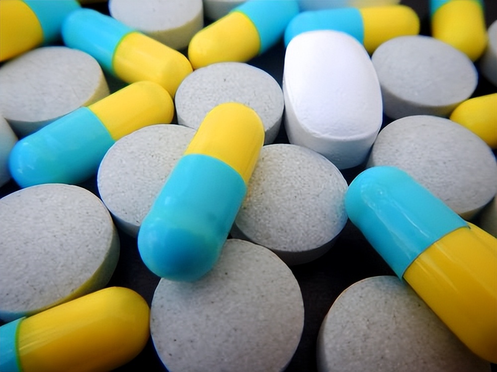 老年斑为什么会越来越大颜色变深,年轻长老年斑的原因以及解决方案