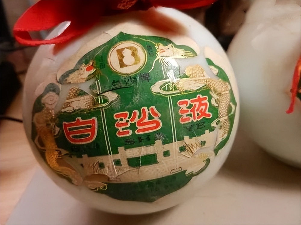 路边烟酒店靠什么赚钱,生意非常惨淡的烟酒店怎么生存的