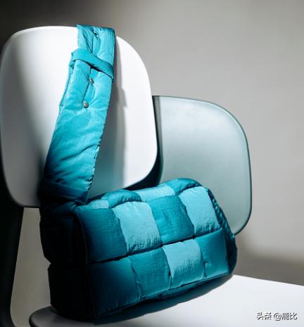 两万左右经典不过时好搭配包推荐,现在哪一款包比较保值