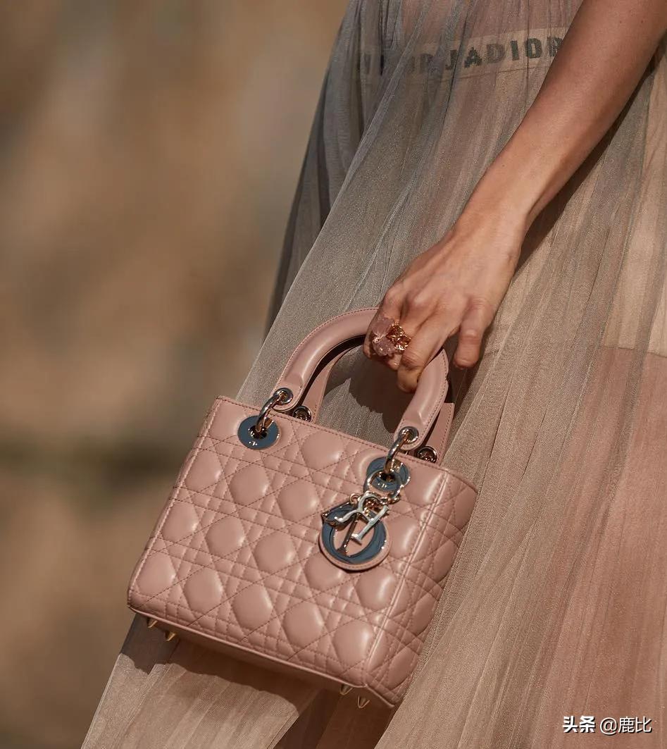 ladydior戴妃包拉链款,美到窒息的迪奥戴妃包