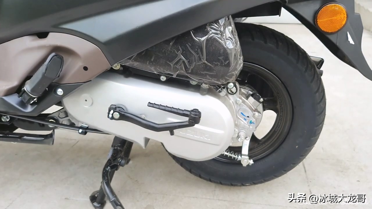 铃木平踏板250哪款好,铃木平踏踏板车全系列