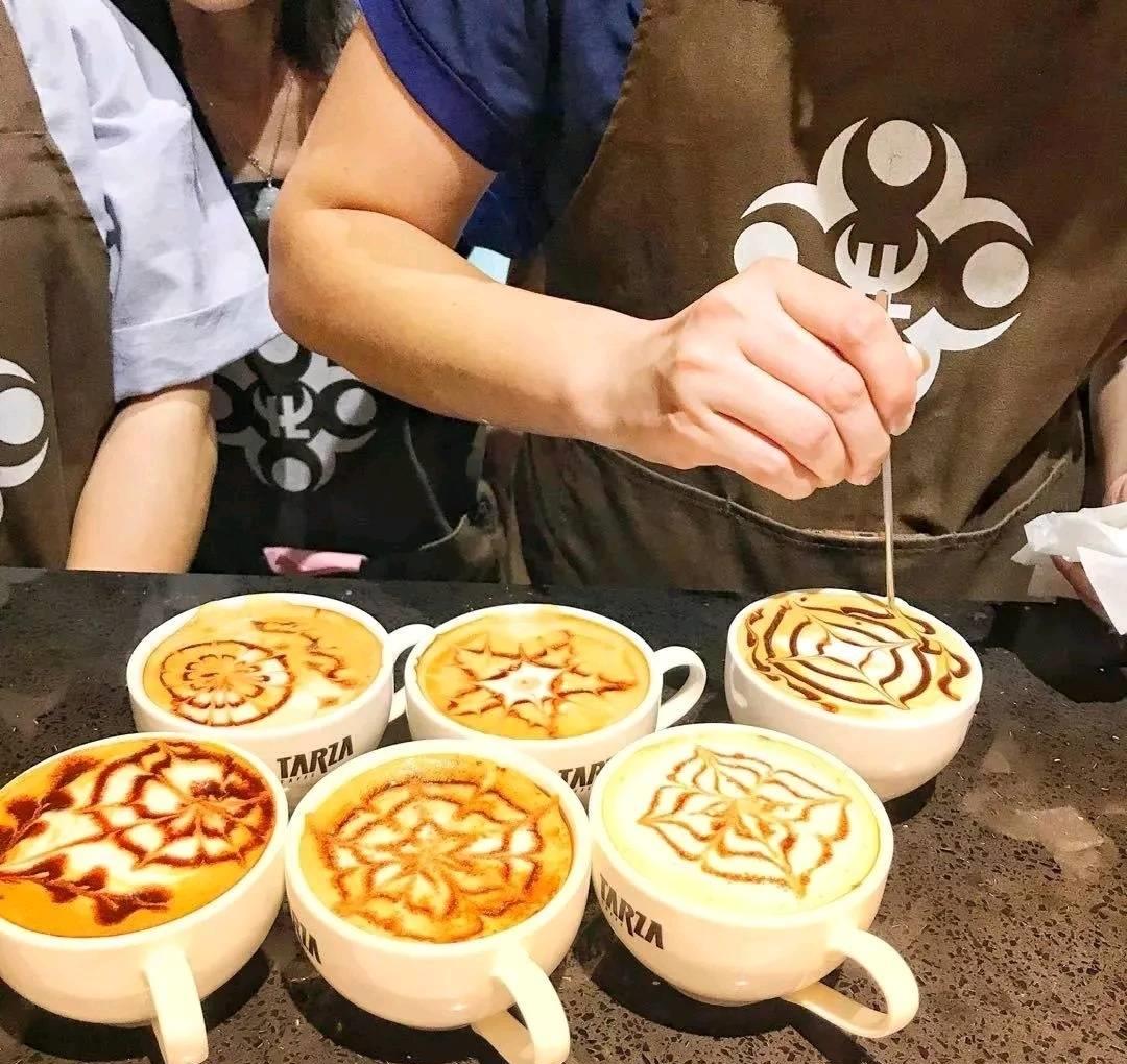 燃情十四载，奉献公益天地