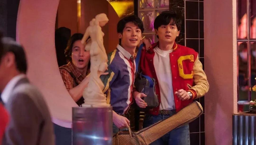 《华灯初上》：年度*欲情**悬疑台剧，网飞这三亿砸对了