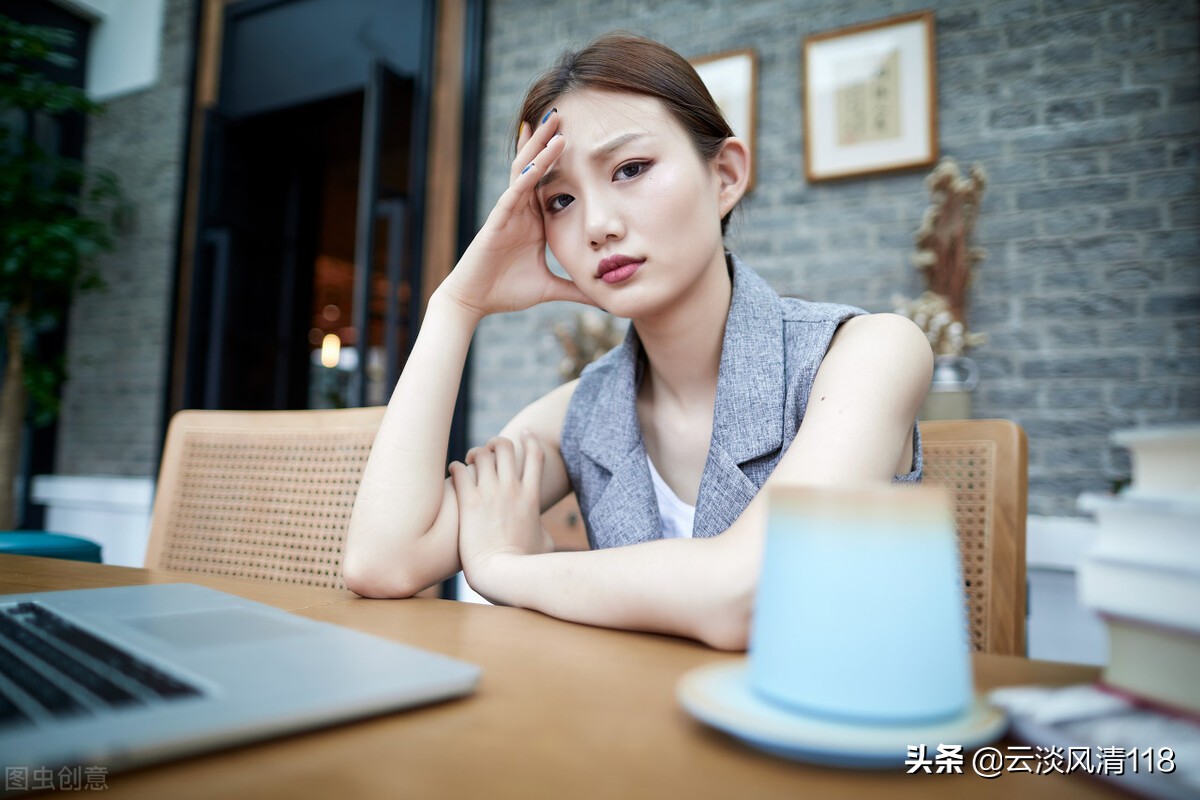 生活不易给了我太多的压力和无奈,生活不易来自一个小男孩的关爱