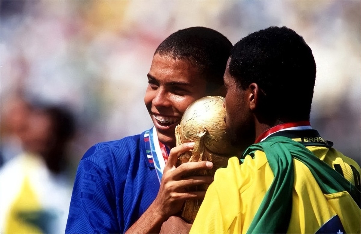 46岁罗纳尔多近况,罗纳尔多职业生涯加盟的俱乐部