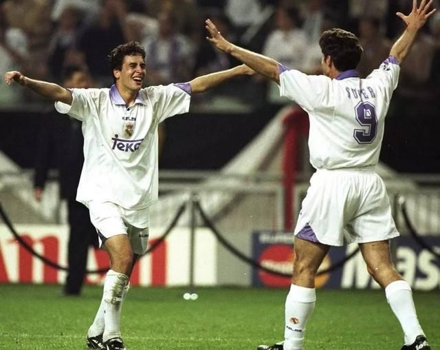 童年球星,达沃苏克左脚图片