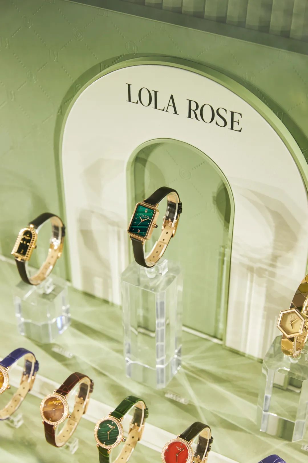 lolarose小绿表,英国进口lolarose欧美腕表