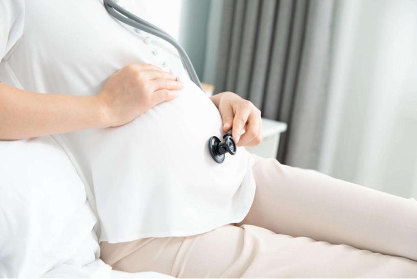 偷偷吃冰激凌的孕妇,怀孕两个月吃冰激凌有什么影响