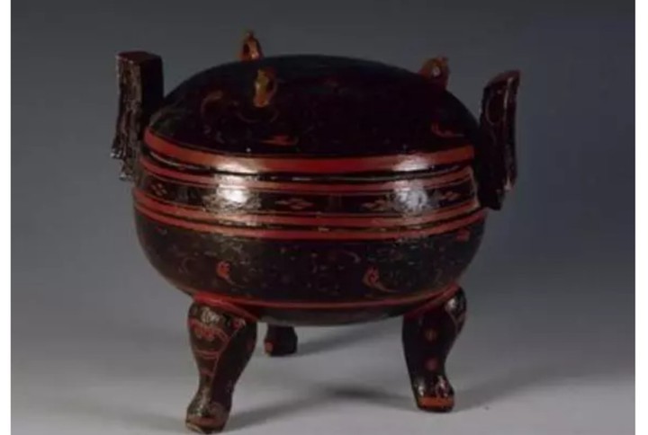 丹砂漆盘盛井水，冷浸半坼山樱花！浅析漆工艺发展，看漆意蕴之美