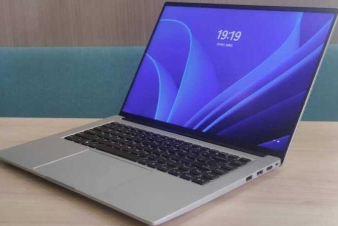 机械革命*界无**16Pro游戏本用防眩光雾面屏，是不是最大的败笔？