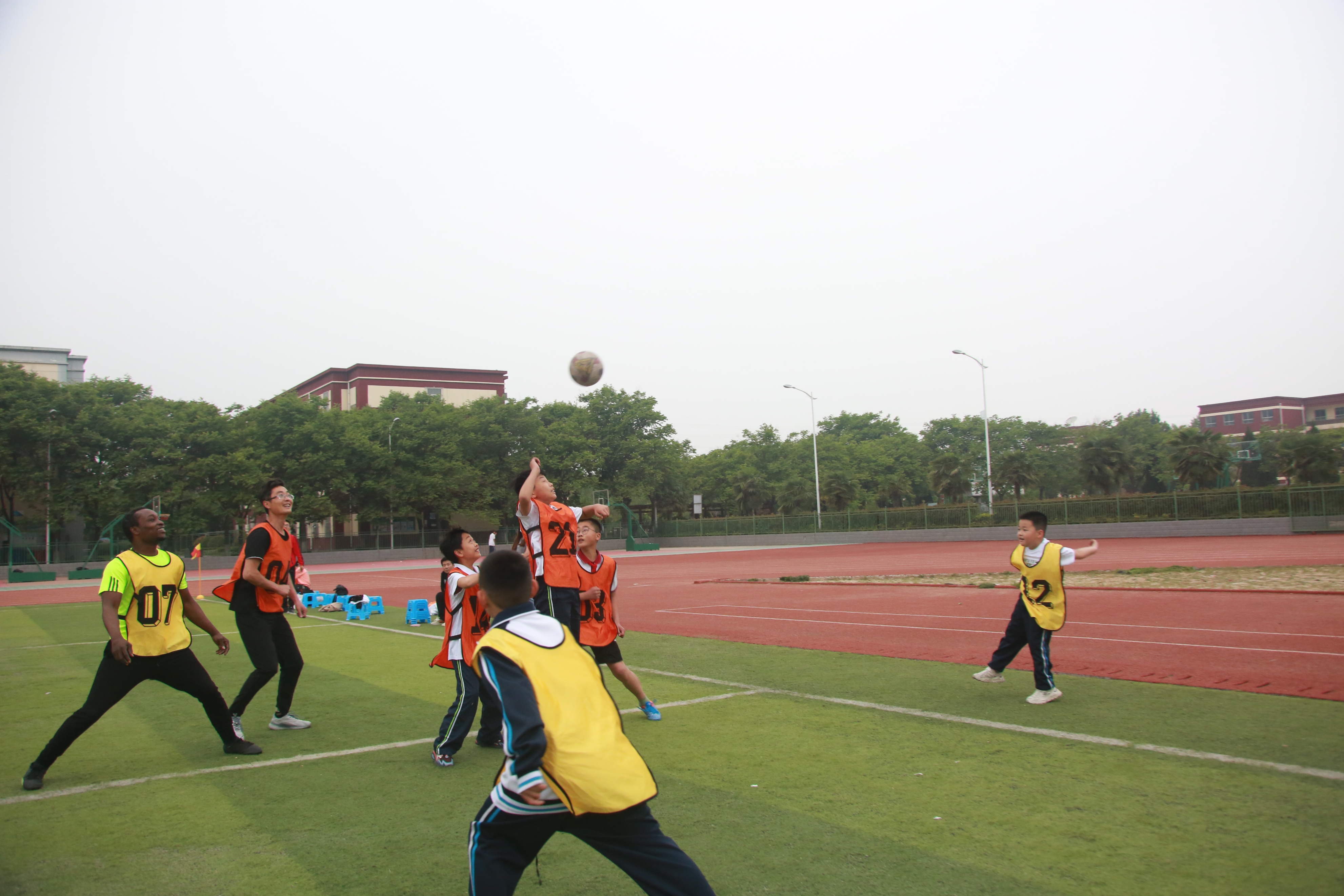 西咸新区第五届中小学足球联赛,西咸新区黄冈泾河学校足球比赛