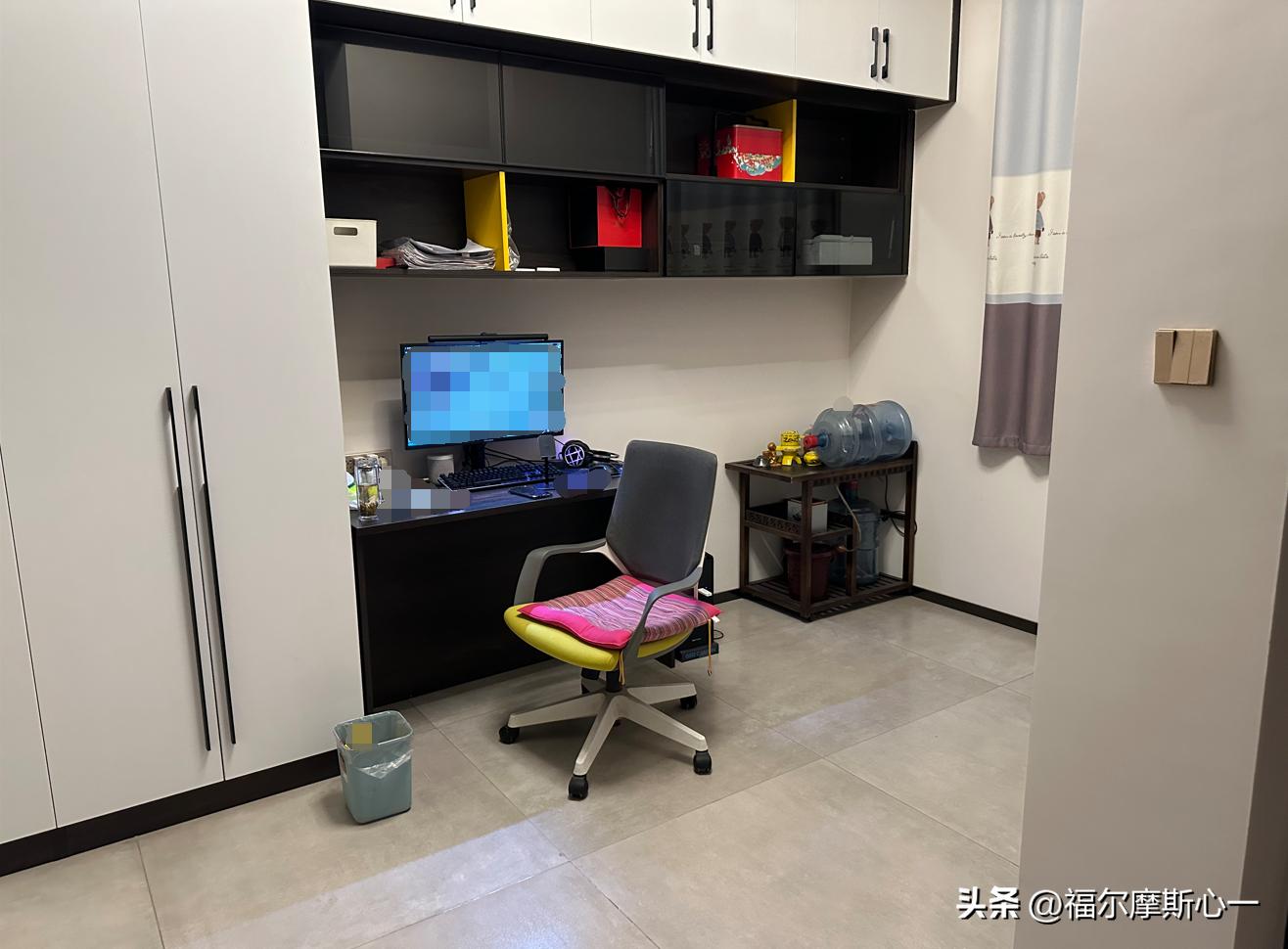 如何合理布局电脑桌,电脑桌怎么改造比较好看