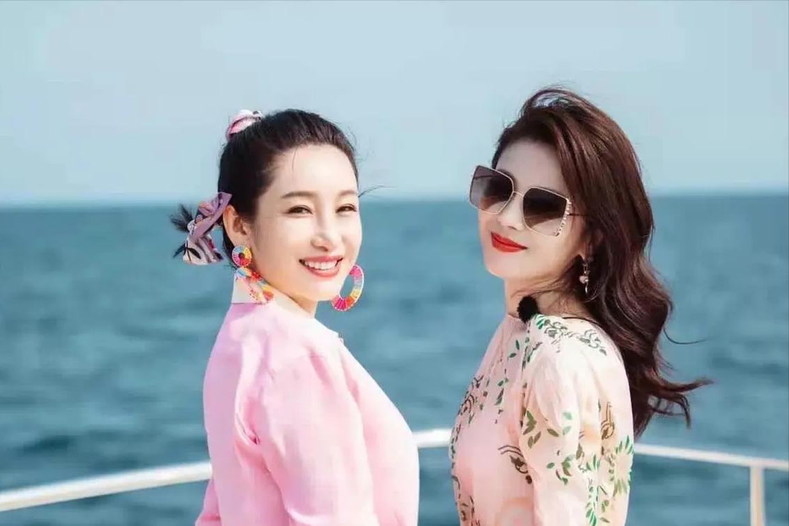 王珂破产欠四亿，刘涛找到秦海璐借钱，秦海璐做的事让她很意外