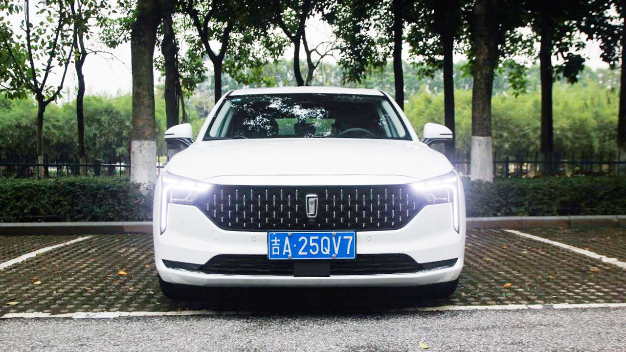 奔腾b7015周年纪念版,奔腾b70的空间测评