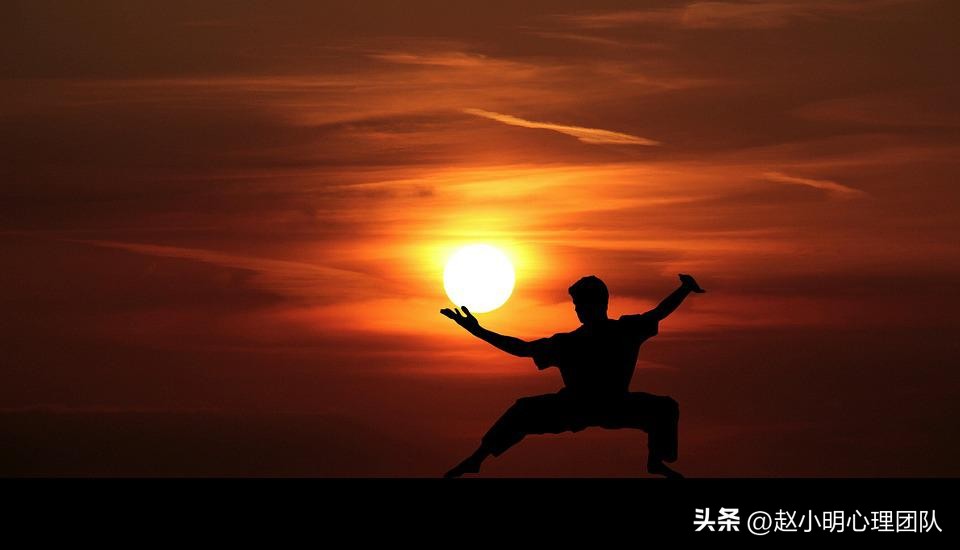 初中成绩退步家长该怎么沟通,孩子上学哭了一个月怎么办