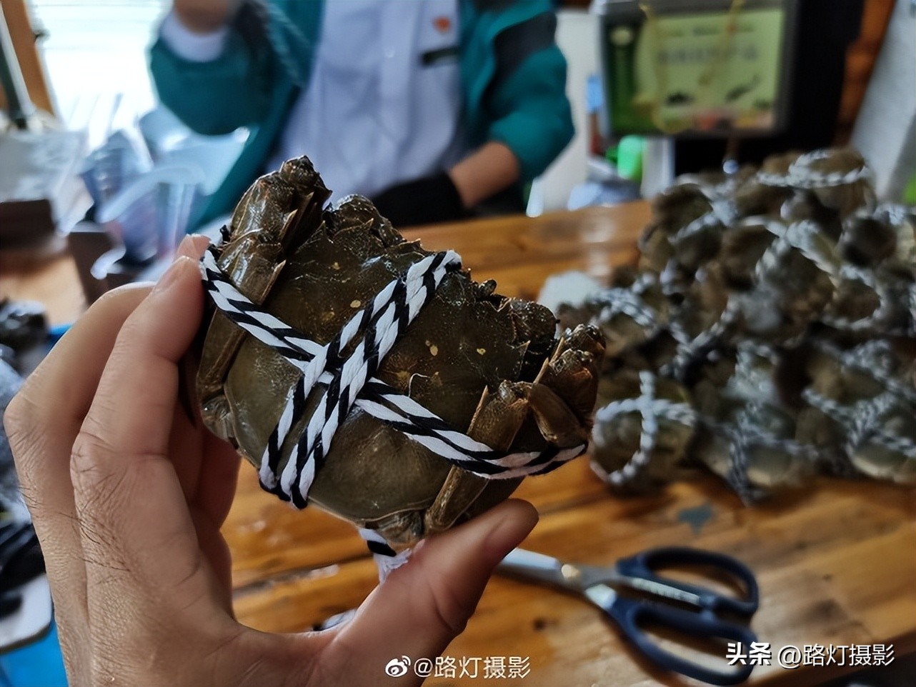 壳薄肉嫩、鲜香肥美！秋天不必下江南，在北京就能吃到“六月黄”