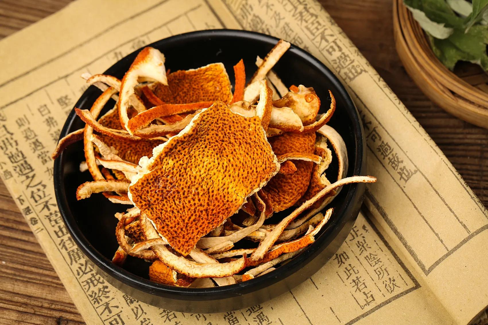 咳出痰不多,难咳,偏黄,能喝陈皮水吗?