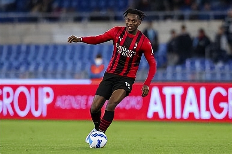 足坛转会热点新闻,每日转会最新消息