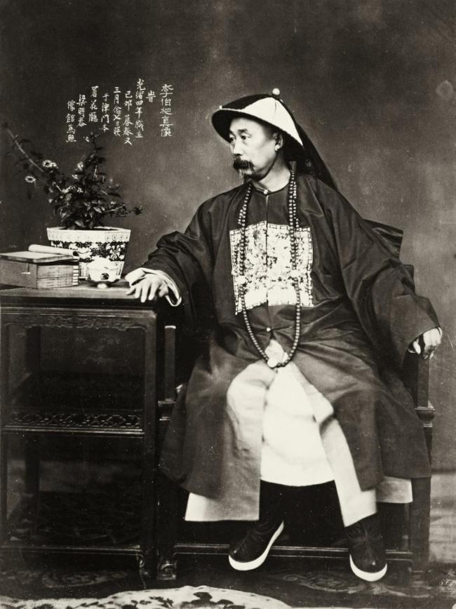 李鸿章的照片真实,不看镜头拍正面还是侧面