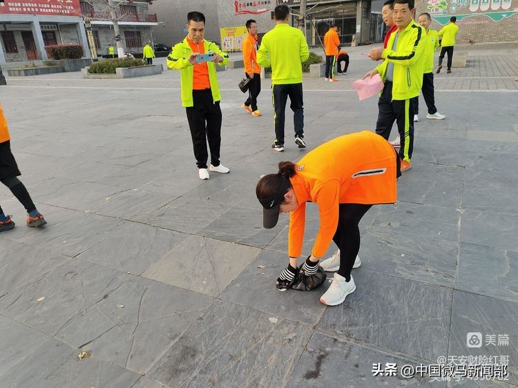 向雷锋同志学习60周年纪念活动,向雷锋同志学习题词视频