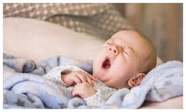 宝宝吃奶扭来扭去是怎么回事,宝宝吃奶时扭来扭去什么原因