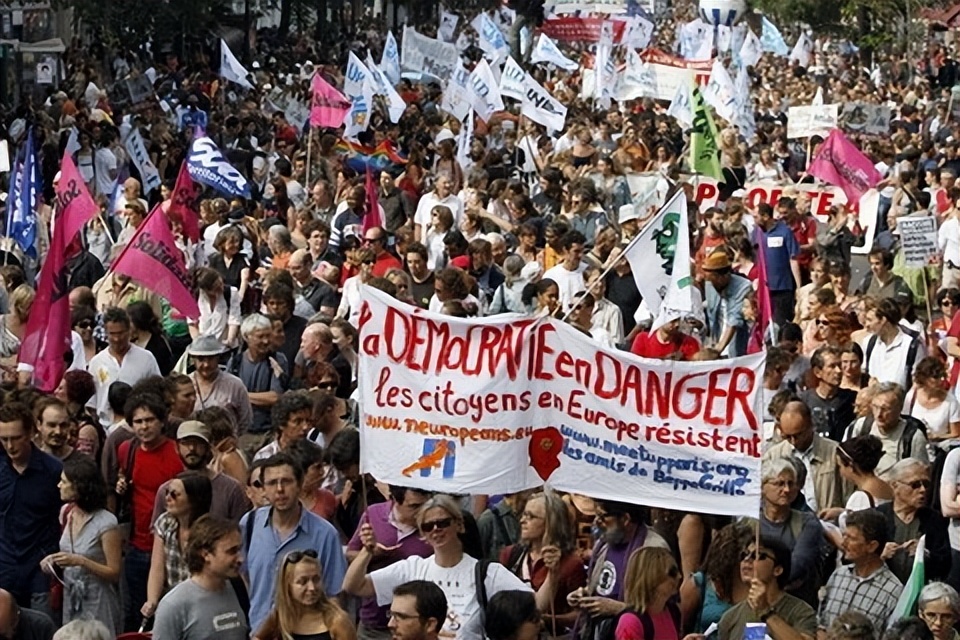 切莫将欧洲*工罢**与中国社会相提并论