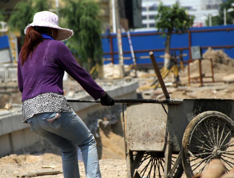 工地上干活的人有多辛苦,在工地上班的辛酸只有自己知道