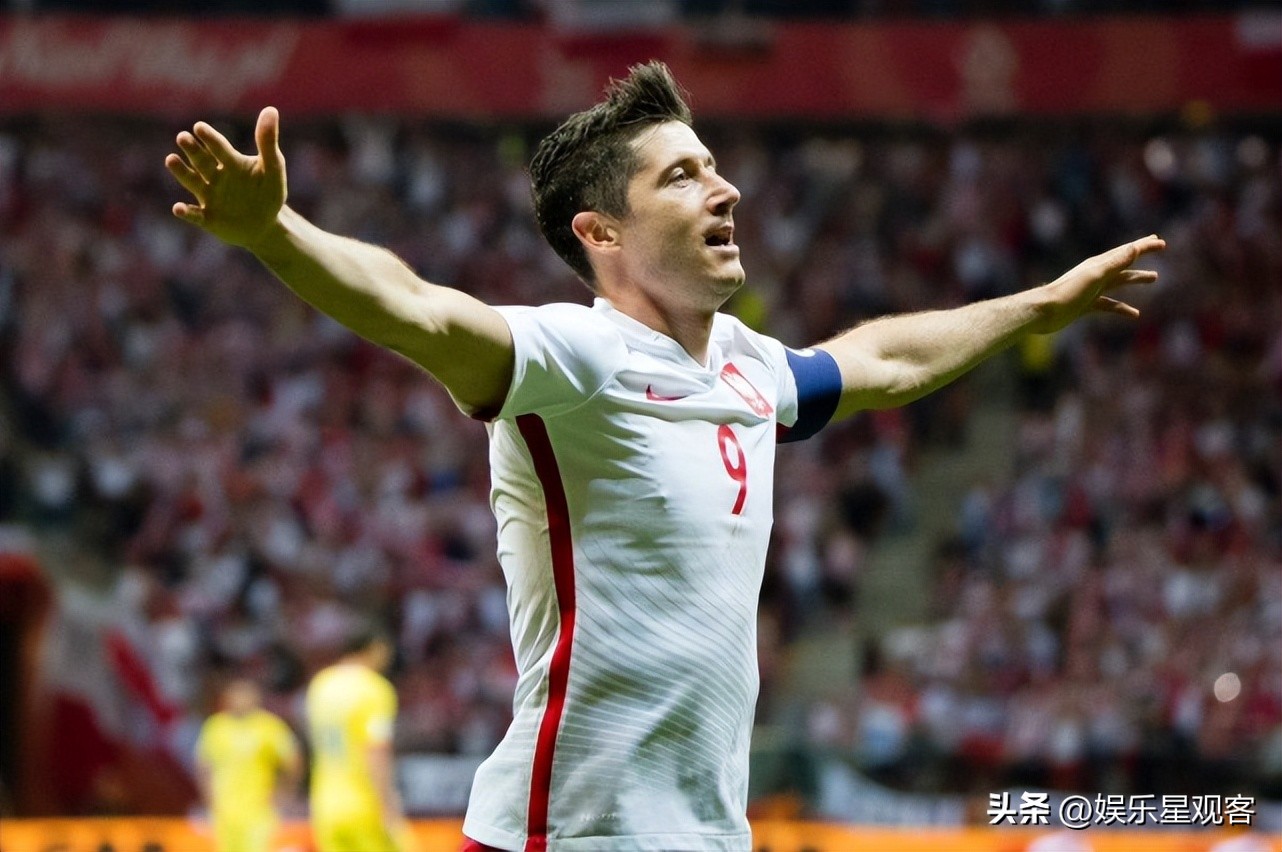 当今足坛十大球星财富,20位足坛巨星的高光时刻