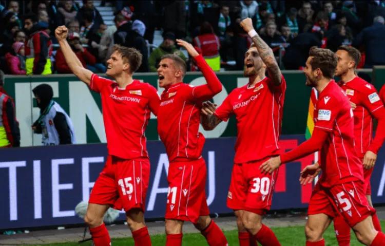 11-20足球赛事分析,足球新闻1加1