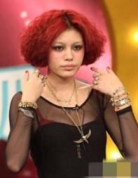 葛荟婕直播回应与汪峰关系,葛荟婕几岁跟汪峰在一起