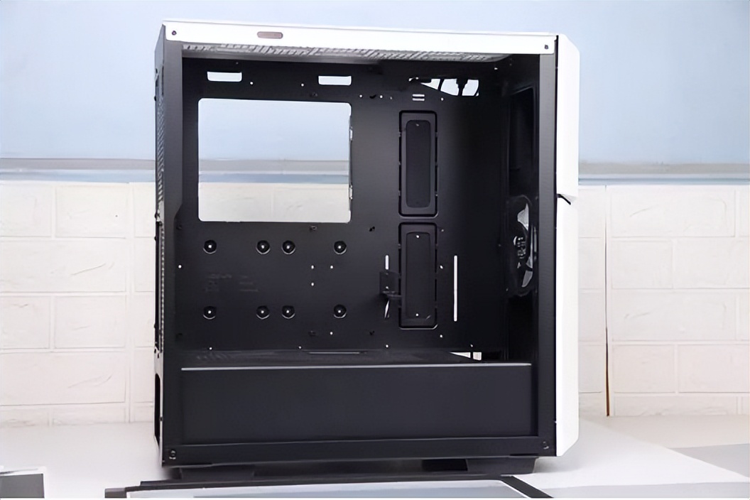 技嘉x670和b650主板区别,技嘉x670小雕支持固态pcie5.0